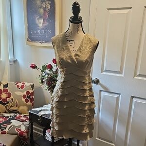 Jessica‎ Howard  Sheath Dress Champagne Metallic V Neck Sleeveless Cocktail 4P